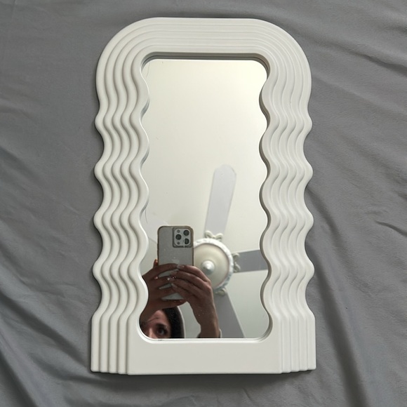 white swirly frame mirror - Picture 2 of 3
